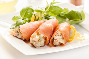 Smoked salmon roll with vegetable salad