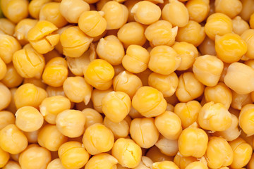 cooked and peeled chickpeas
