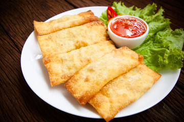 Fried wonton with sauce