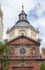 Fototapeta na wymiar Beautiful church in Madrid