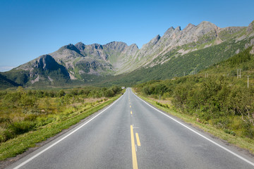 Fototapeta na wymiar Scenic road and beautiful mountains in Norway