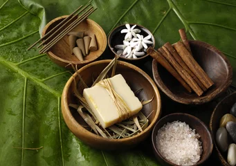Fotobehang Health spa on big leaf © Mee Ting