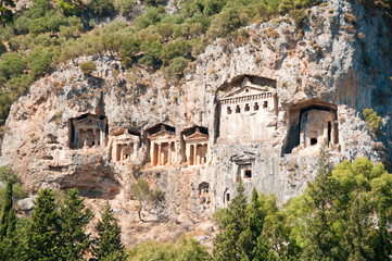 Fototapeta na wymiar Turecka Lycian groby - starożytnej nekropolii w górach