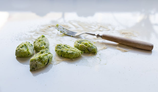 Gnocchi mit Bärlauch wird Zubereitet