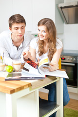 Fototapeta premium paar in der küche