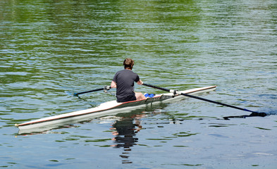 Canottaggio sul fiume Po