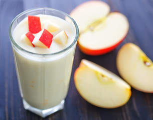 yogurt with red apple