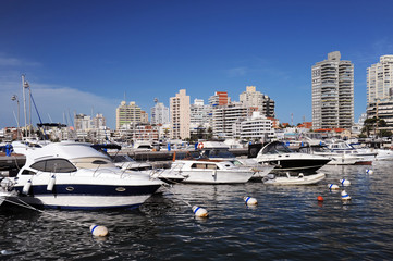 Fototapeta na wymiar Boats and yachts in the bay