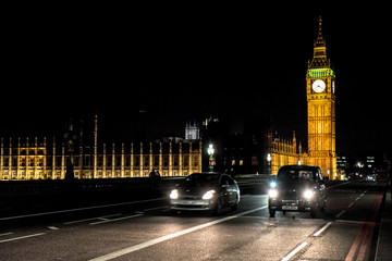 Fototapeta na wymiar Londra di notte