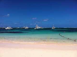 Fototapeta na wymiar Egzotyczna plaża w Punta Cana