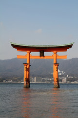 Naklejka premium Otorii w Sanktuarium Itsukushima