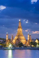 Naklejka premium Wat Arun temple , bangkok ,thailand