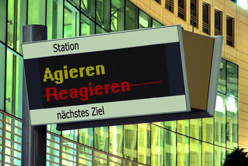 Fototapeta premium Anzeigetafel 2 - Agieren