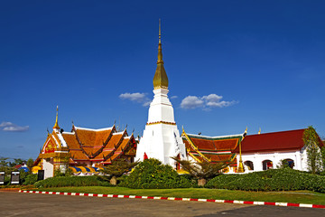 Fototapeta na wymiar Wat Pra That Choeng Chum z nieba
