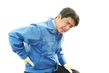 腰痛を訴える作業員