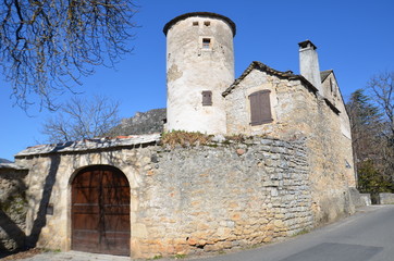 Fototapeta na wymiar Commune de Le Rozier, maison en pierres