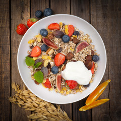 Müsli mit Früchten