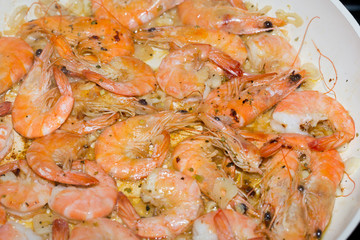fresh gulf shrimps with garlic fried in olive oil