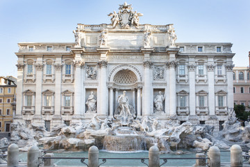 Fototapeta na wymiar fontana dei trevi, rome, italia