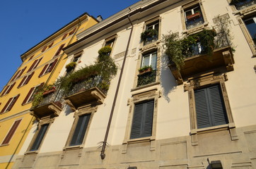 Fototapeta na wymiar Façade d'immeuble coloré, Milan