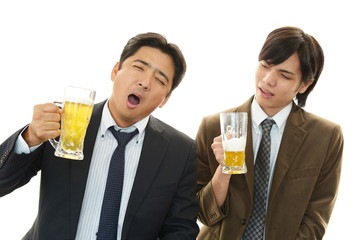 ビールを飲みすぎたサラリーマン