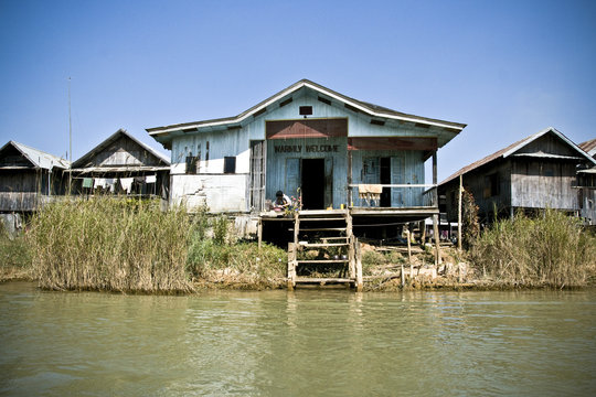 maison sur pilotis, lac Inle, Myanmar
