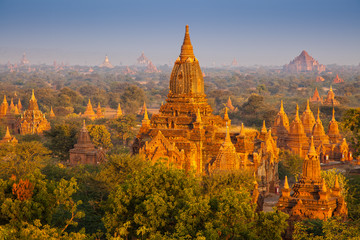 temples in Bagan, Myanmar - obrazy, fototapety, plakaty