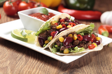 taco with beef and vegetables