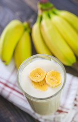 Fototapeta na wymiar banana yogurt