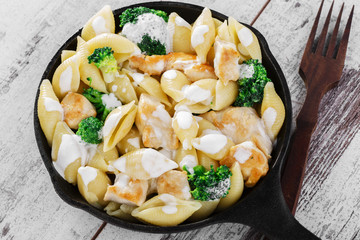 pasta with broccoli and chicken