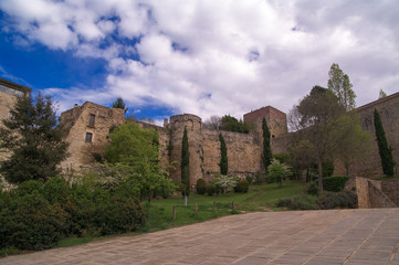 Fototapeta na wymiar Festungsmauer Girona