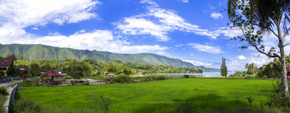 Panorama Tuk-Tuk Village.