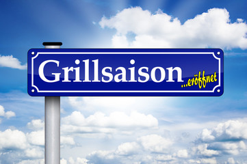 Schild Antik mit Grillsaison eröffnet