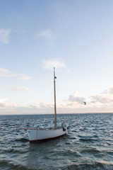 łódka jednomasztowa © Piotr Szpakowski