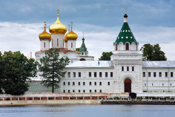 Fototapeta na wymiar Ipatiev klasztor, Kostroma, Rosja