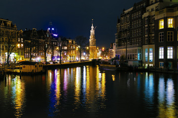 Fototapeta na wymiar Åvening view on the Munttoren (Coin Tower) in Amsterdam