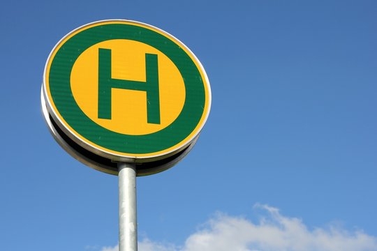 Deutsches Verkehrszeichen: Haltestelle
