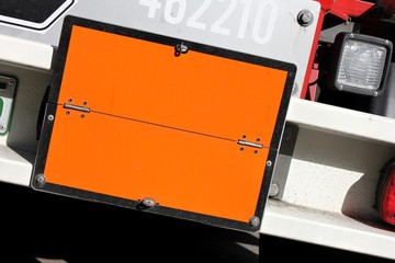 neutrale orangefarbene Gefahrentafel
