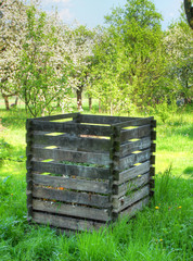 Compost bin