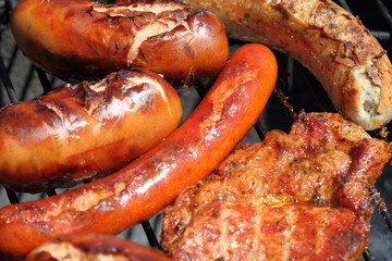 bei Freunden grillen