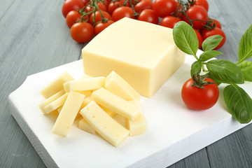 formaggio e pomodori