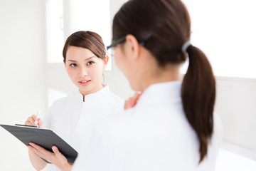 Obraz premium young asian doctor in the hospital