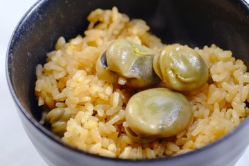 空豆の炊き込みご飯