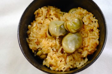 空豆の炊き込みご飯