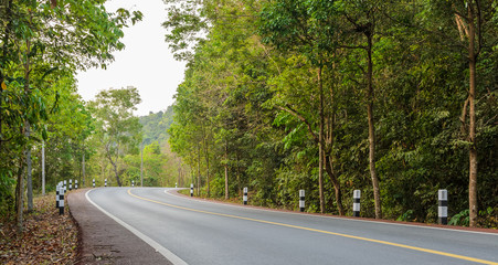 Obraz premium Countryside curve road