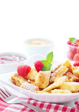 Schale mit Kaiserschmarrn