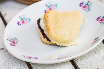 bear shape scone