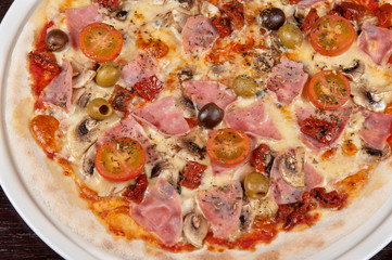 pizza with ham and mushrooms