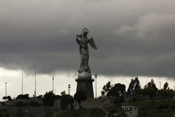 Fototapeta premium Monumento - Virgen del Panecillo