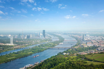 Obraz premium Panoramę Wiednia z Dunaju, Austria